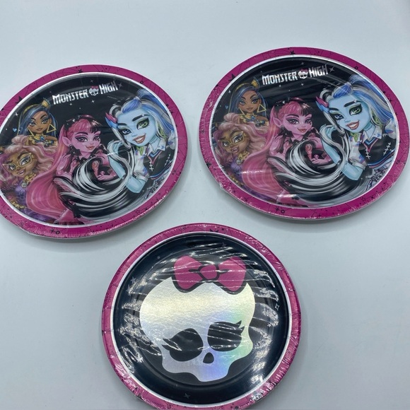 monster high Other - Monster High Iridescent Party Lunch Dinner Plates Birthday Supplies 24 Count